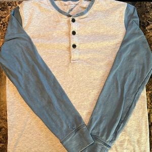 American Eagle Outfitters mens long sleeve
